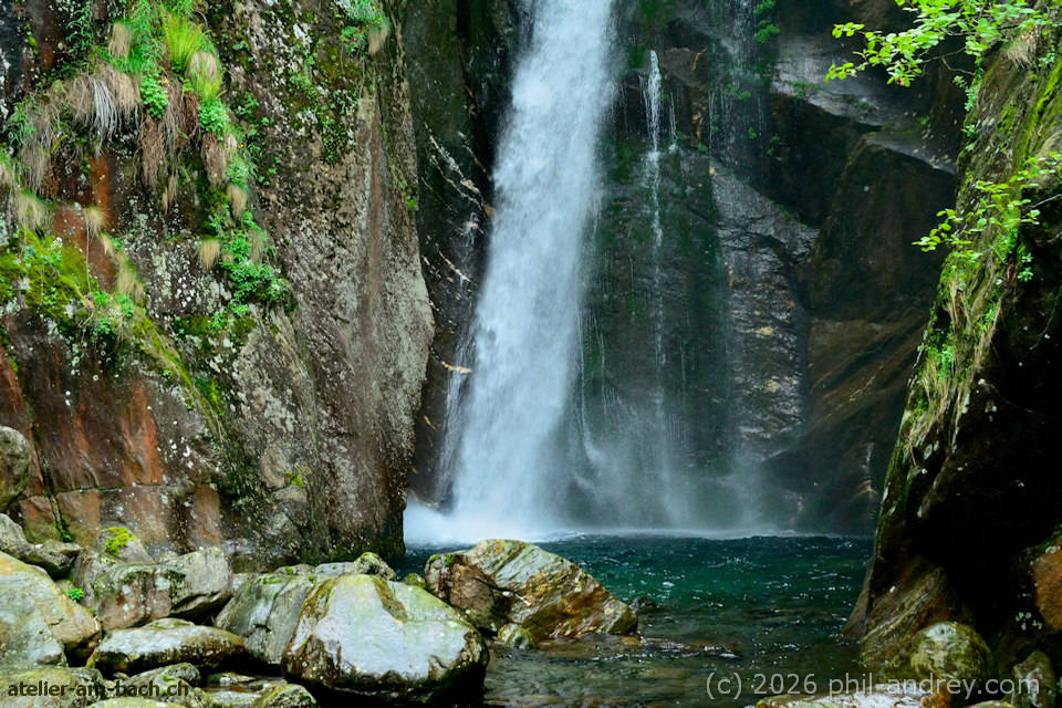 Waterfall 3 — Falling waters.